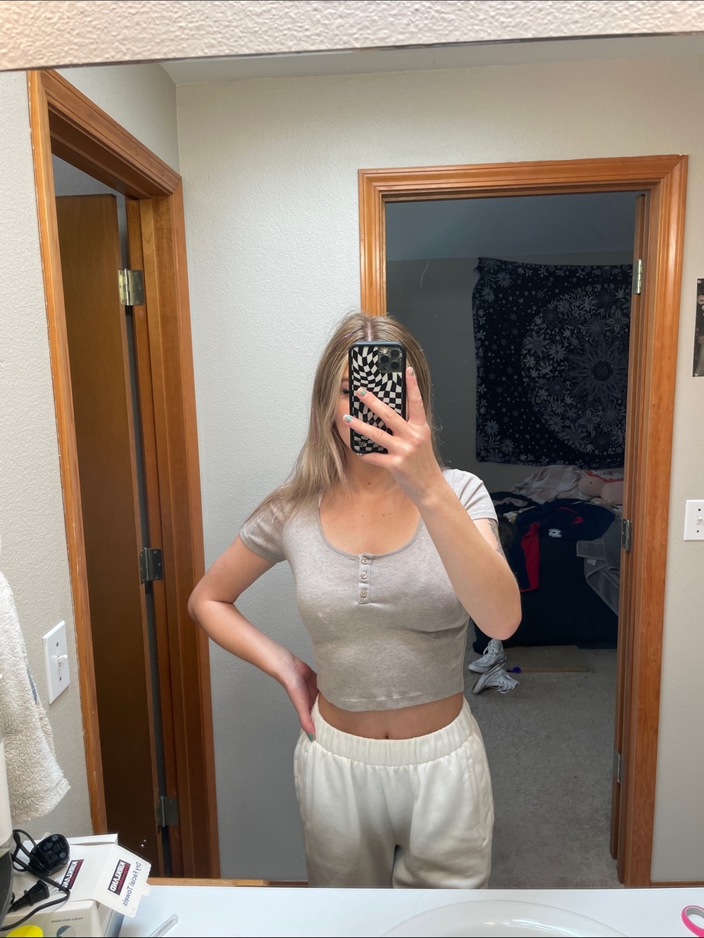 Forever 21 Heather Tan Short Sleeve Henley Crop Top - Picture 3 of 3
